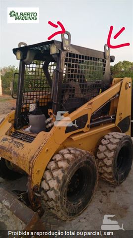 Mini-Carregadeira Caterpillar 216B