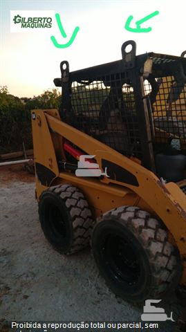 Mini-Carregadeira Caterpillar 216B