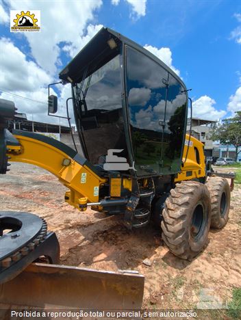 Motoniveladora New Holland RG170B