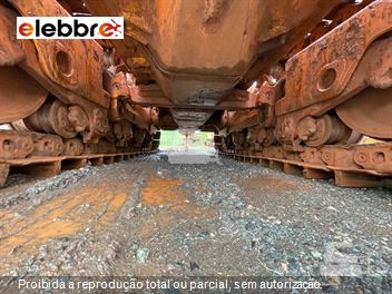 Trator de Esteira Caterpillar D8T