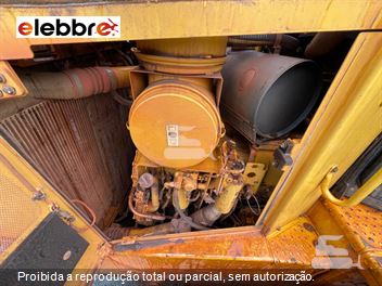 Trator de Esteira Caterpillar D8T