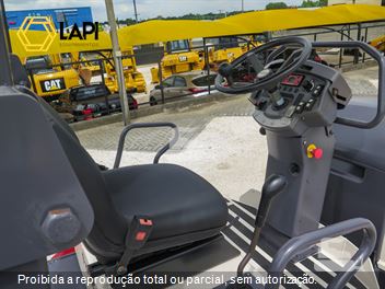 Rolo Compactador Dynapac CC1300