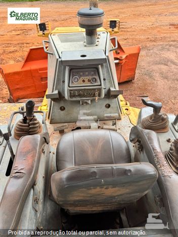Trator de Esteira Komatsu D61-EX
