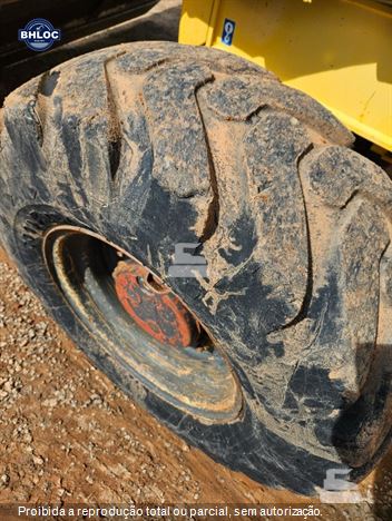 Retro Escavadeira New Holland B95B