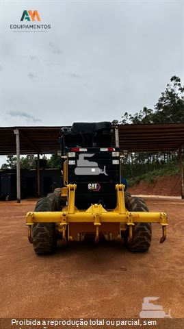 Motoniveladora Caterpillar 120