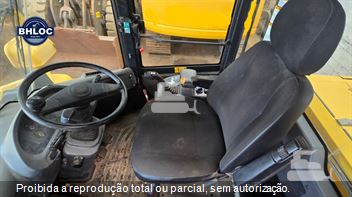 Pá Carregadeira Komatsu WA320
