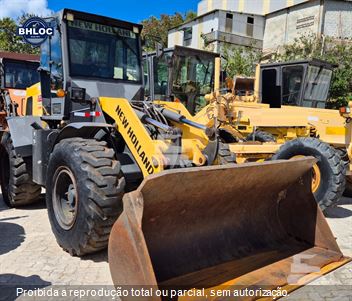 Pá Carregadeira New Holland 12D