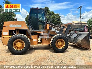Pá Carregadeira Case W20E