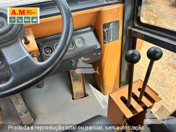 Pá Carregadeira Case W20E