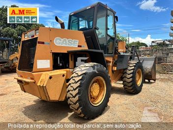 Pá Carregadeira Case W20E