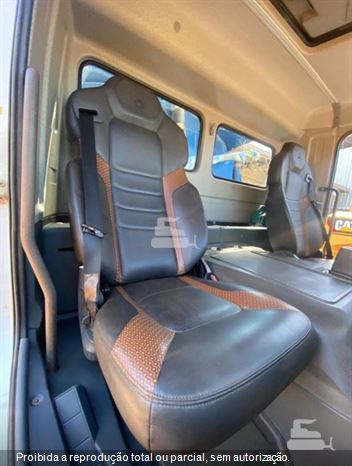 Caminhão Mercedes-Benz Axor 3131 6x4 2p (diesel)(E5)
