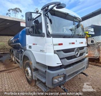 Caminhão Mercedes-Benz Axor 3131 6x4 2p (diesel)(E5)