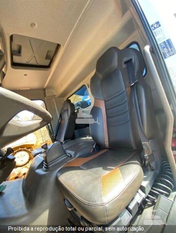Caminhão Mercedes-Benz Axor 3131 6x4 2p (diesel)(E5)