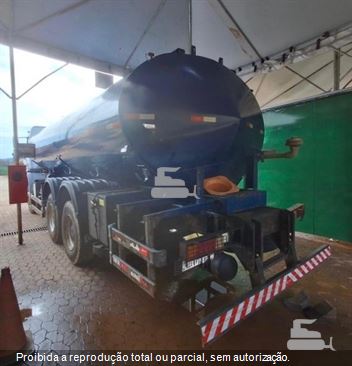 Caminhão Mercedes-Benz Axor 3131 6x4 2p (diesel)(E5)