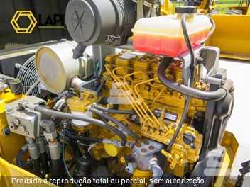 Rolo Compactador Caterpillar CB-34