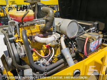 Rolo Compactador Caterpillar CB-34