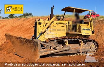 Trator de Esteira Caterpillar D6D