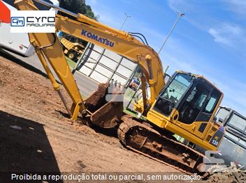 Escavadeira Komatsu PC130