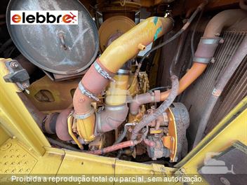 Trator de Esteira Caterpillar D8T