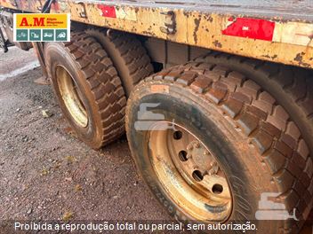 Caminhão Volkswagen 31-320 E Constellation 6x4 3-Eixos 2p (Diesel)