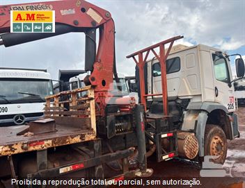Caminhão Volkswagen 31-320 E Constellation 6x4 3-Eixos 2p (Diesel)