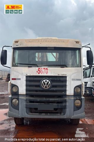 Caminhão Volkswagen 31-320 E Constellation 6x4 3-Eixos 2p (Diesel)