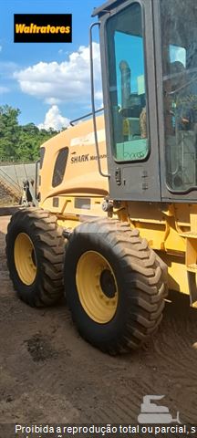 Motoniveladora New Holland RG140B