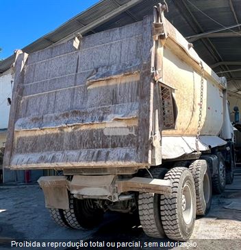 Caminhão Scania P-420 B 8X4 2P (DIESEL)