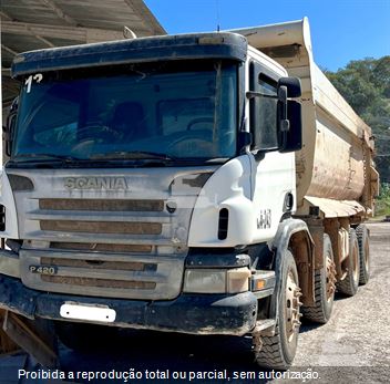 Caminhão Scania P-420 B 8X4 2P (DIESEL)
