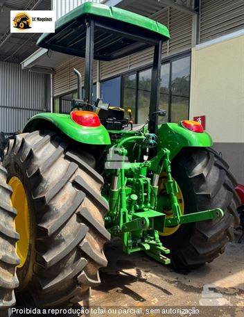Trator Agrícola John Deere 6125J
