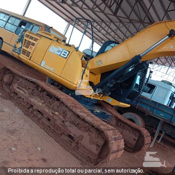 Escavadeira JCB JS220 LC