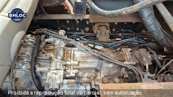 Caminhão Mercedes-Benz Axor 3131 6x4 2p (diesel)(E5)