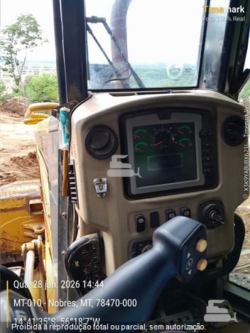 Trator de Esteira Caterpillar D6N