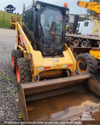 Mini-Carregadeira Caterpillar 226B 3