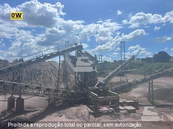 Conjunto de britagem, móvel, marca Telsmith, sobre duas carretas