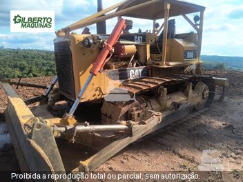 Trator de Esteira Caterpillar D6D