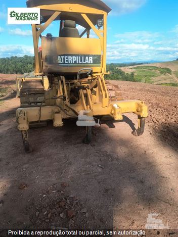 Trator de Esteira Caterpillar D6D