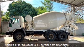 Caminhão Ford CARGO 2628 E 6x4 T 3-Eixos 2p (diesel)