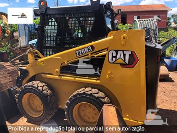 Mini-Carregadeira Caterpillar 226B 3