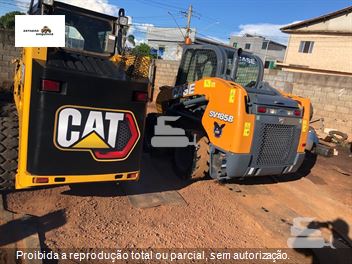 Mini-Carregadeira Caterpillar 226B 3