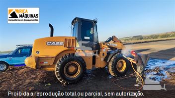 Pá Carregadeira Case 621D