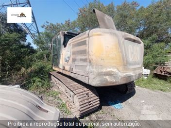 Escavadeira Caterpillar 320