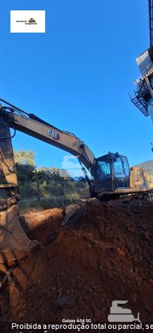 Escavadeira Caterpillar 320
