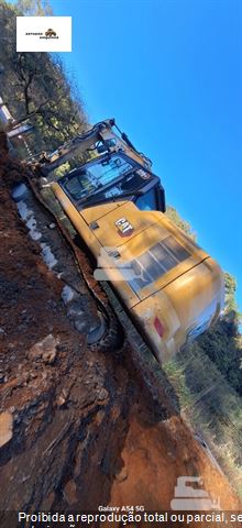 Escavadeira Caterpillar 320