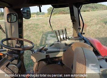 Trator Agrícola Case PUMA 215