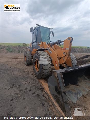 Pá Carregadeira Case 621D