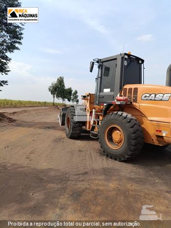 Pá Carregadeira Case 621D