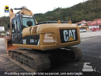 Escavadeira Caterpillar 323D
