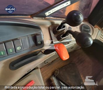 Retro Escavadeira New Holland B95B