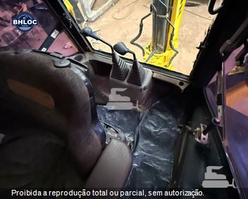 Retro Escavadeira New Holland B95B